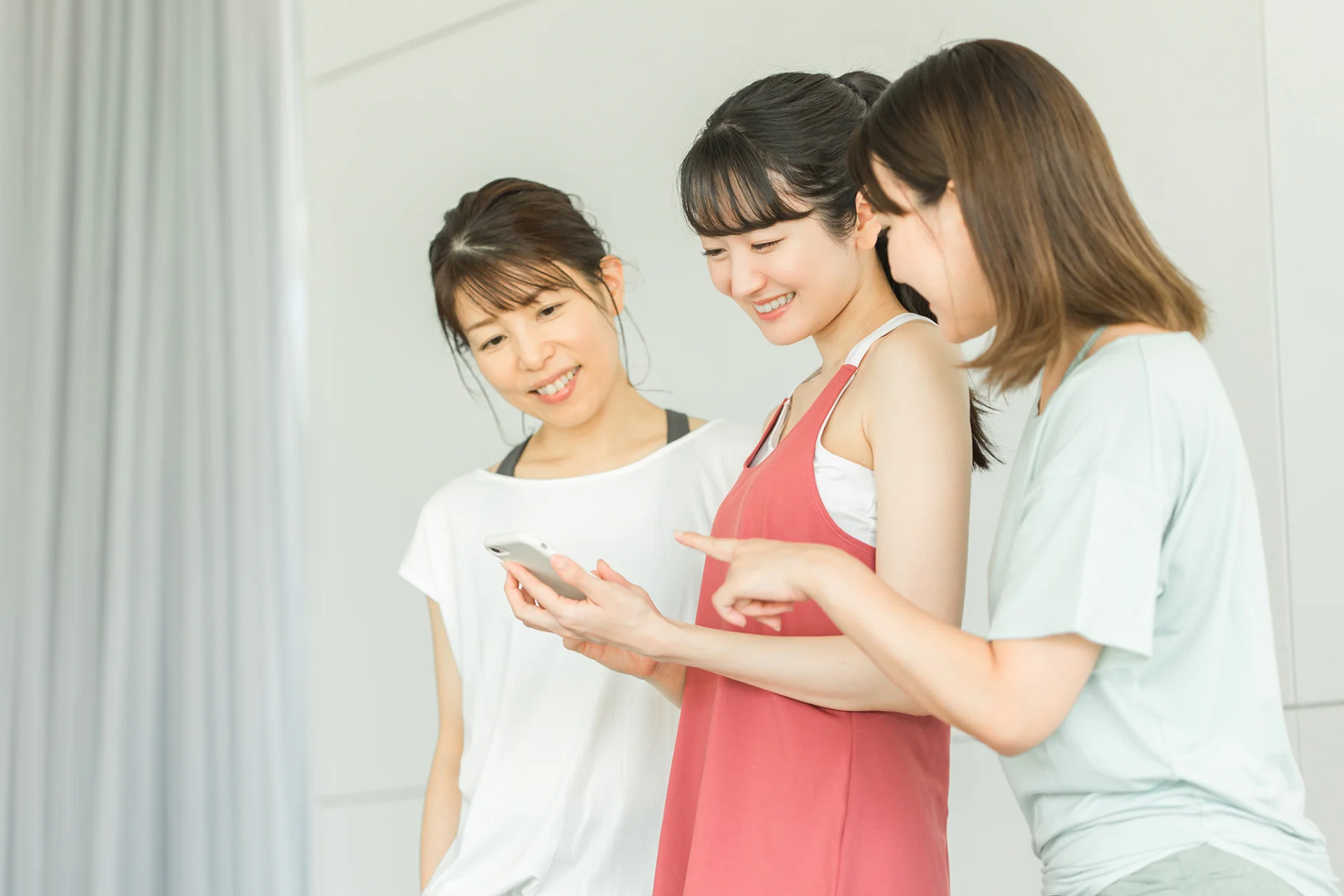 ライブ配信事務所ピクノア 費用は一切かからない