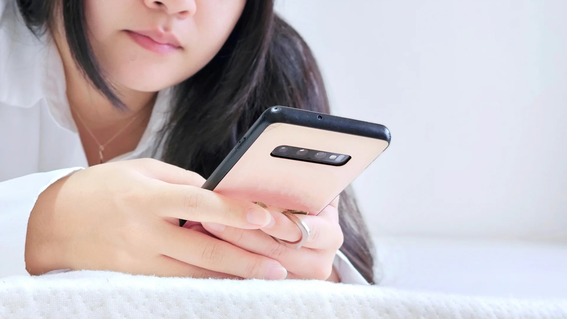 ライブ配信事務所ピクノア ライバー 危ない スカウトのDMを受け取ったら、まず何を確かめる?
