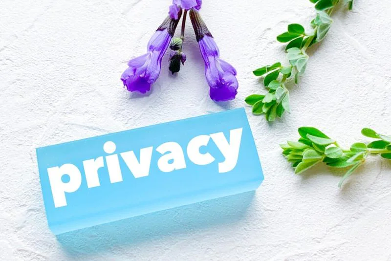 privacyと書かれたブロック